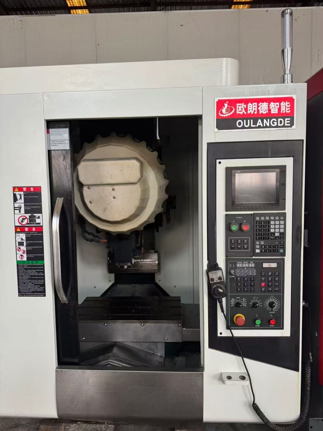 到貨邏威T650鉆攻機(jī)，21把圣杰伺服刀庫(kù)，三菱M80系統(tǒng)