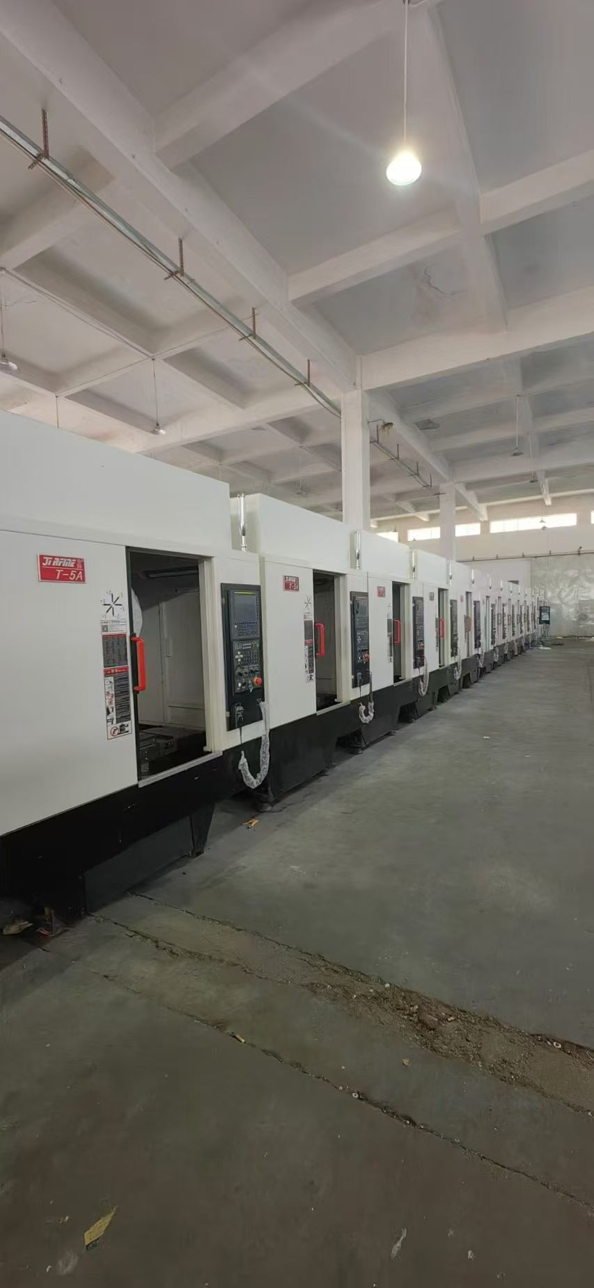 上新一批喬峰T5A鉆攻機(jī)，主軸20000轉(zhuǎn)，法那科PLUS系統(tǒng)，16把