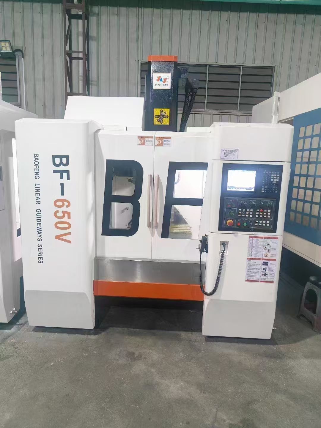 特價喬鴻1060三硬軌模具機(jī)，三菱70A系統(tǒng)