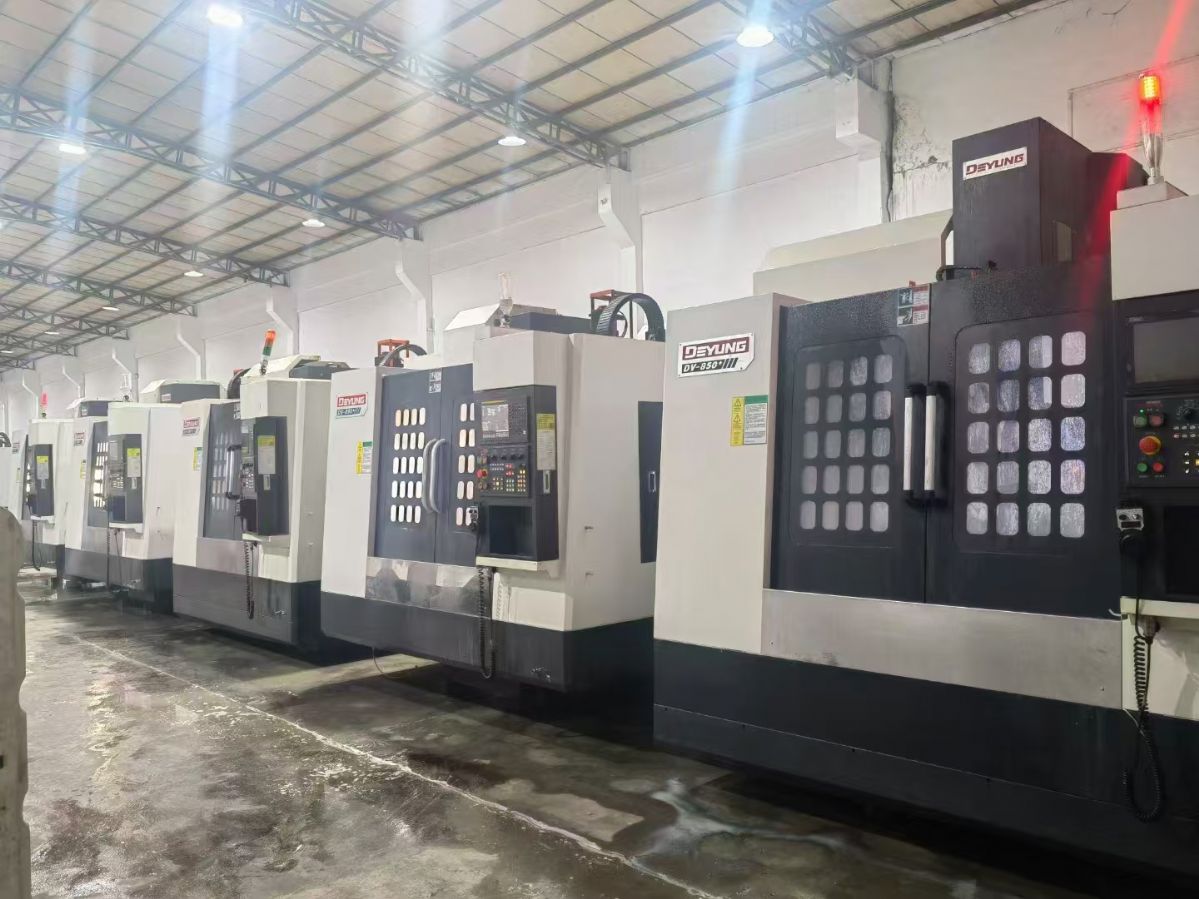 上新一2024年出廠德?lián)PDV850 加工中心機(jī)