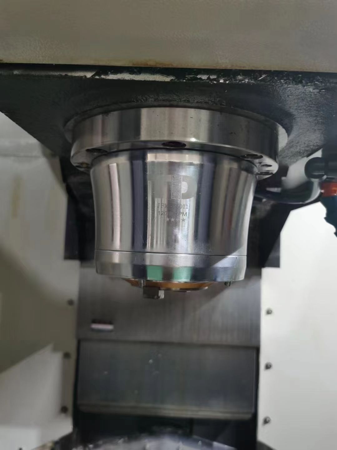 盟機(jī)1165兩臺(tái)，三線45滾柱線軌，三軸1100×650/980，帶刀