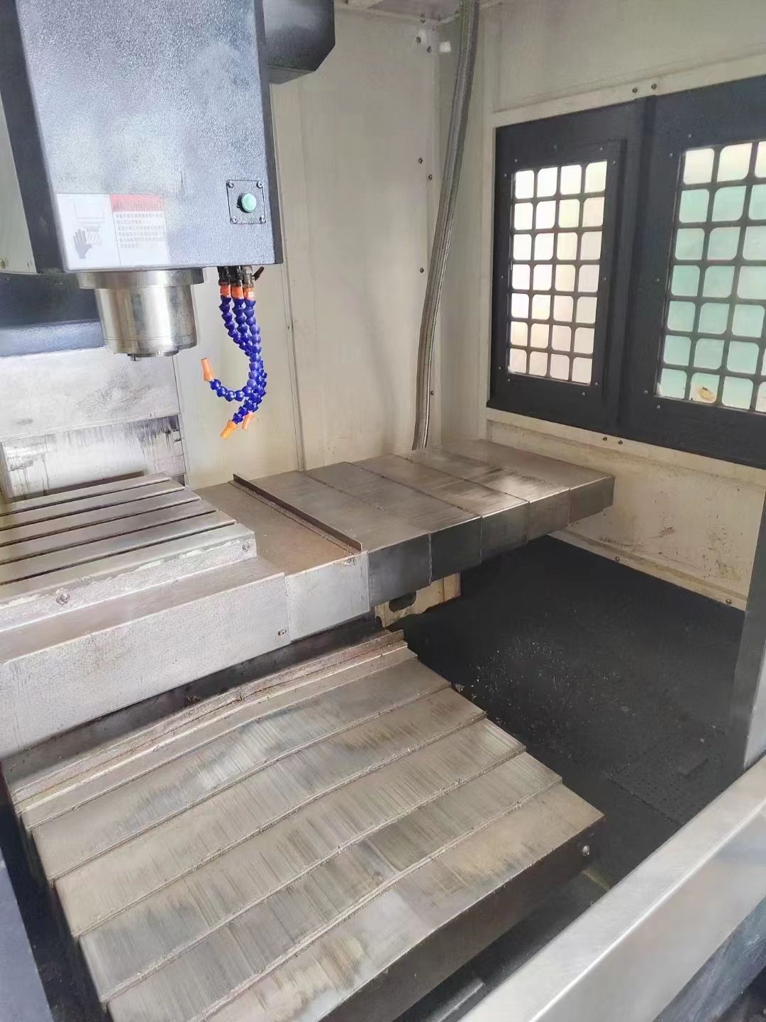 急售靚機(jī)臺(tái)群850三硬軌模具機(jī)三菱m80系統(tǒng)準(zhǔn)新機(jī)機(jī)好價(jià)優(yōu)