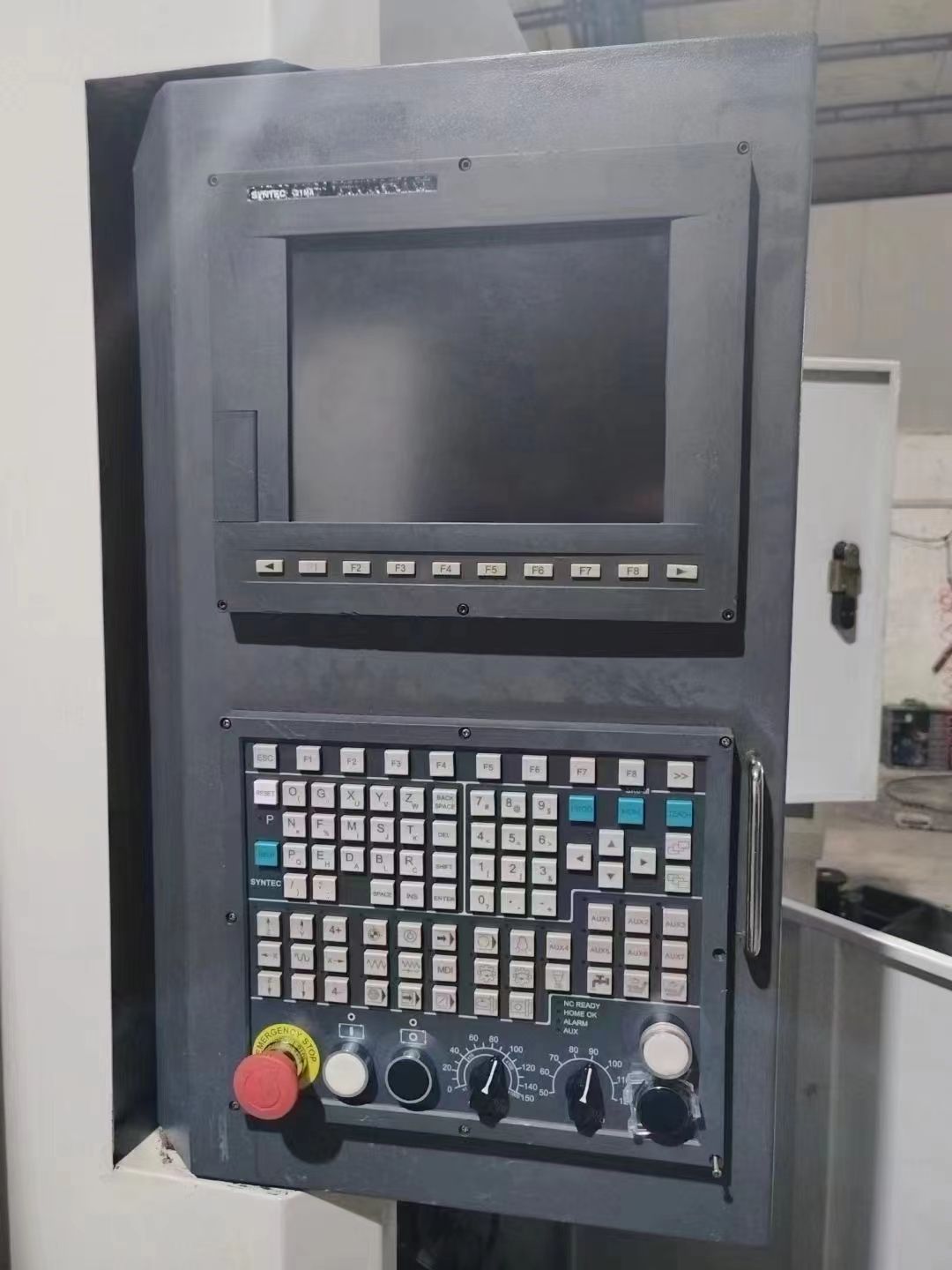 聯(lián)邦870新代21MA，三軸配臺(tái)達(dá)2千瓦驅(qū)動(dòng)電機(jī)，主軸5.5千瓦240