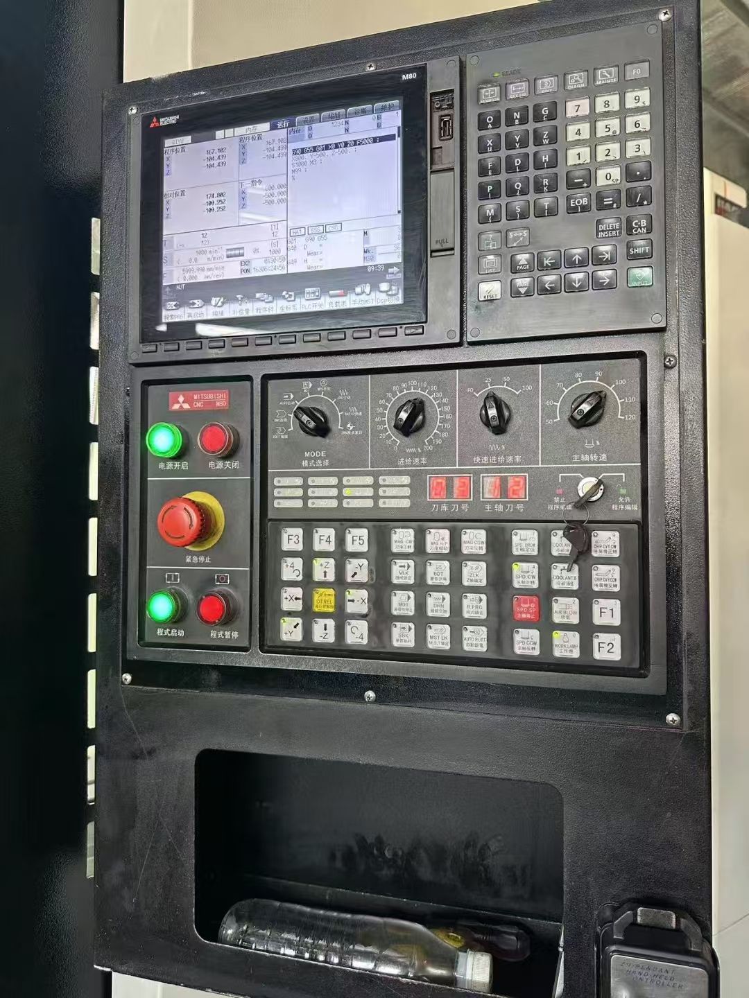 特價佳富JF-V850三線軌加工中心，三菱M80系統(tǒng)，三軸滾柱線軌，臺