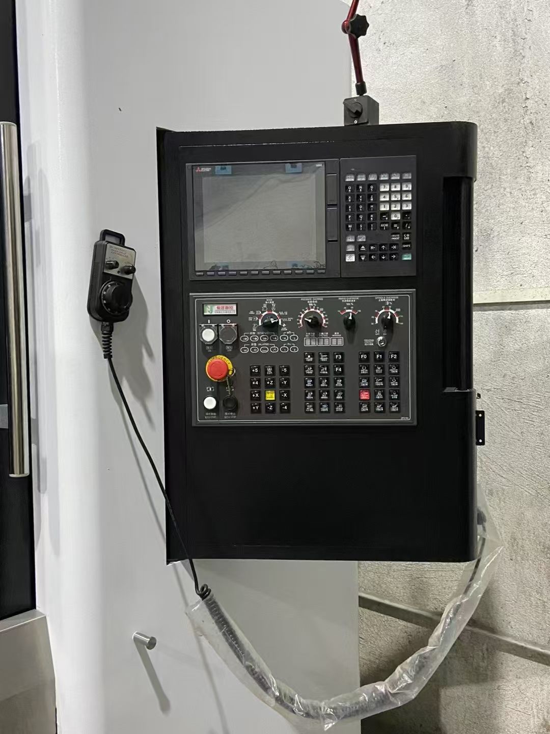 新到倉一臺鉅人VH1170L加工中心機