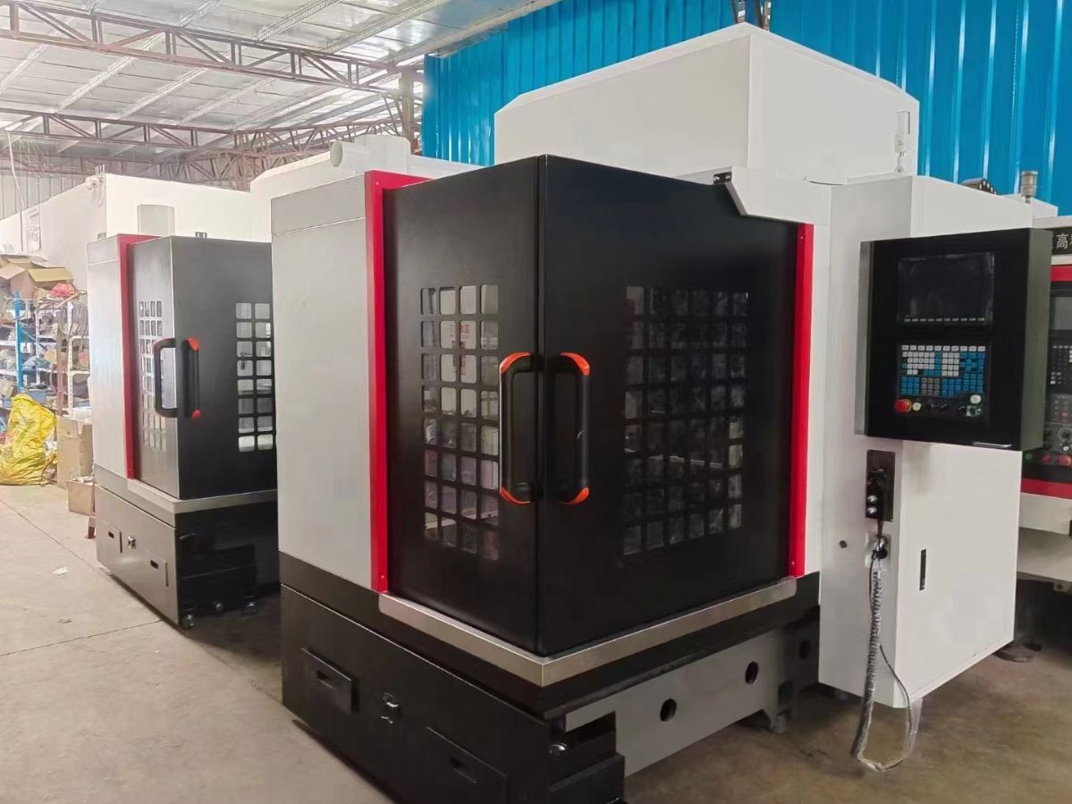 全新機870精雕機二手價格出手，標配新代22MA系統(tǒng)，新代3合一伺服電