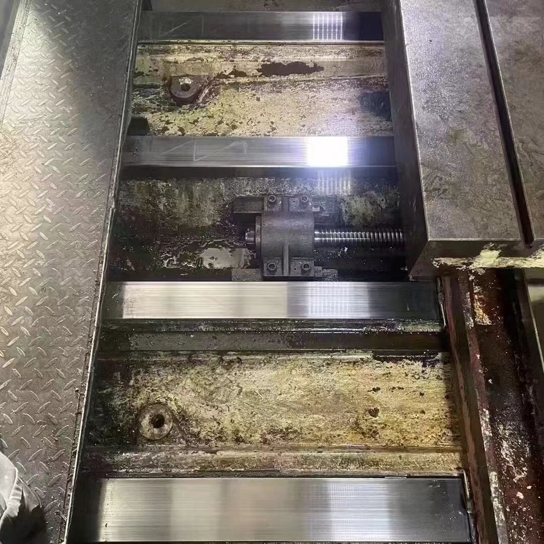 骨折價出售立揚168數(shù)控銑，三硬軌，BT50齒輪頭，開粗有力，中光有精