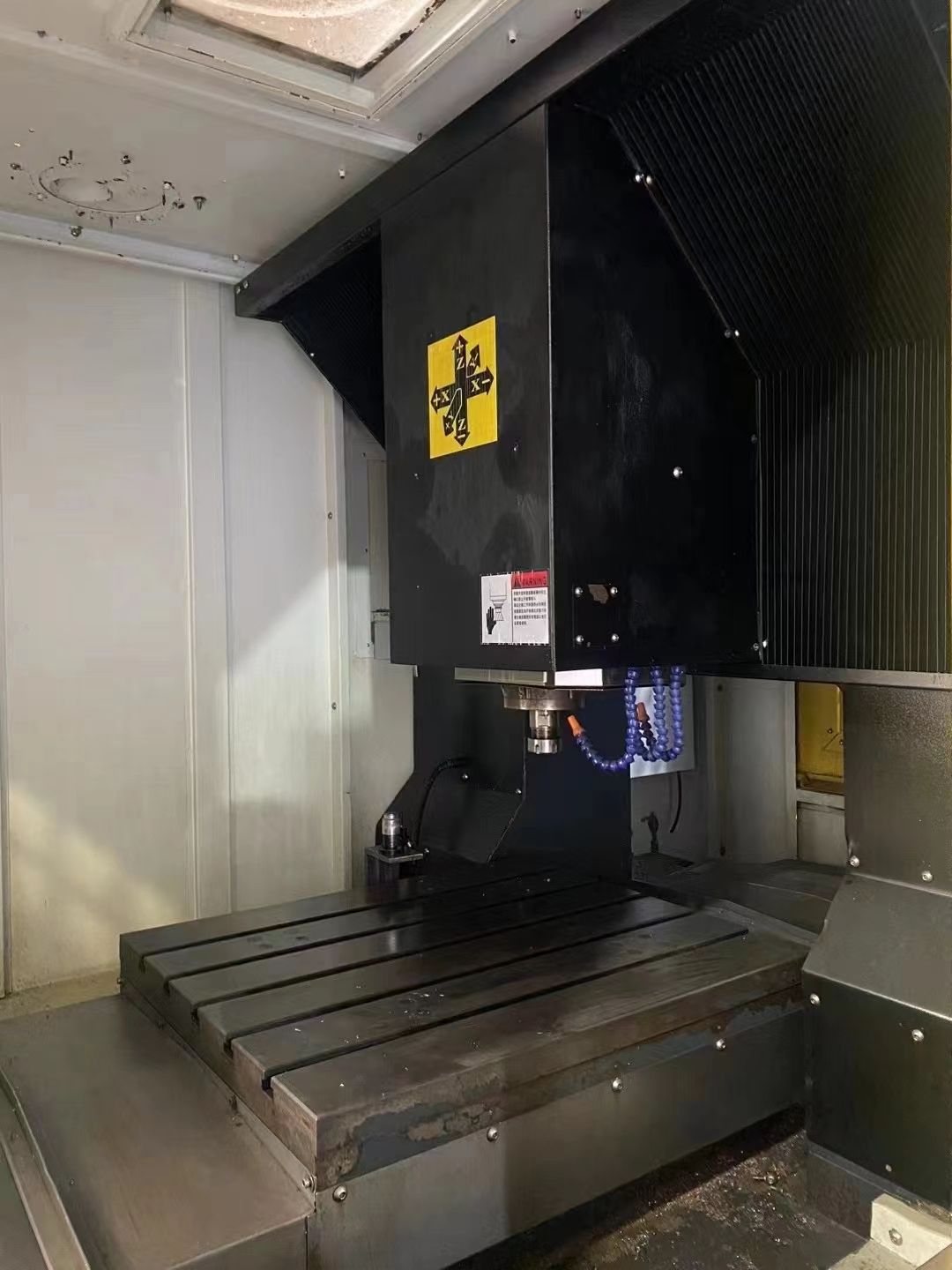 德米870精雕機，新代21MA系統(tǒng)，7.5千瓦ER32主軸24000轉
