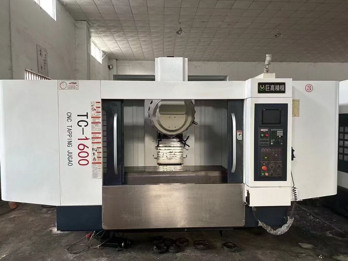性價比超高，麗池870龍門雕銑機、三菱m70、BT40、