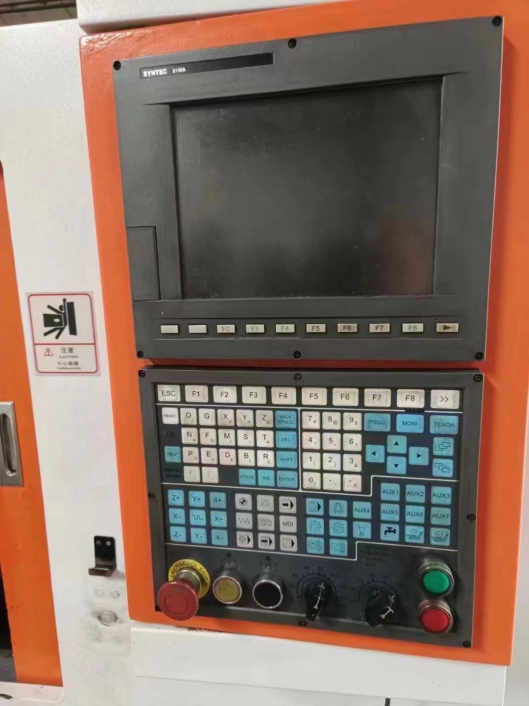 宇佳8080精雕機，新代21MA系統(tǒng)，主軸功率7.5千瓦，ER32夾頭