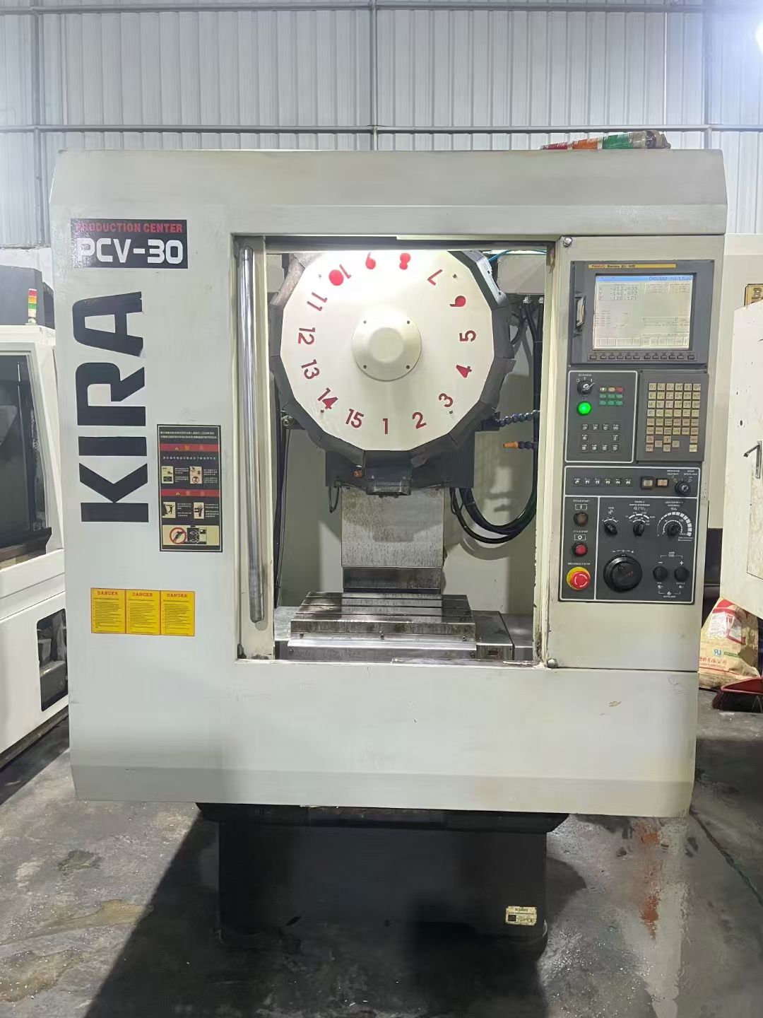 雙胞胎勝宏650精雕機，新代21ma系統(tǒng)