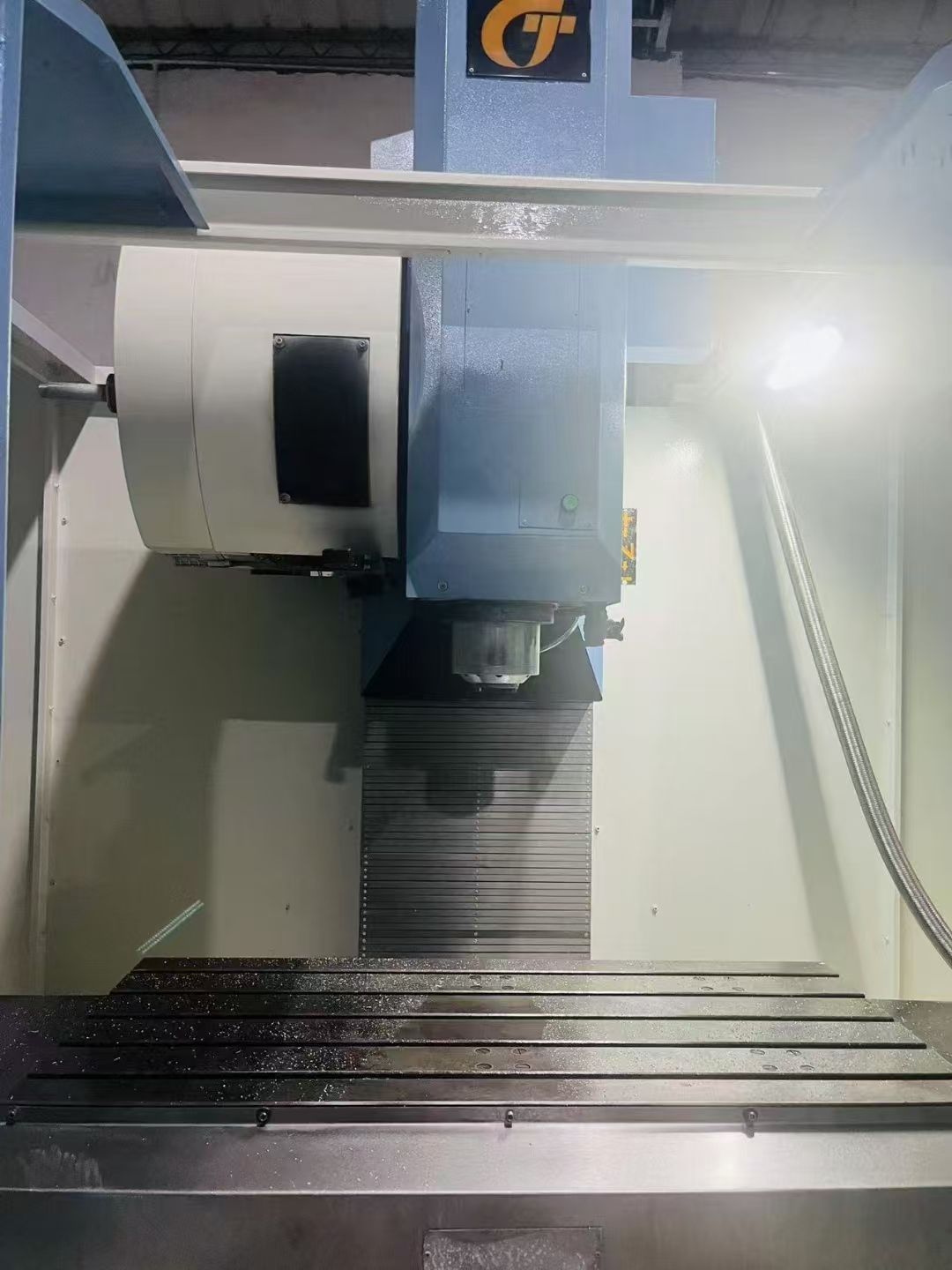 多臺臺灣晁群850L、1060L兩線一硬加工中心