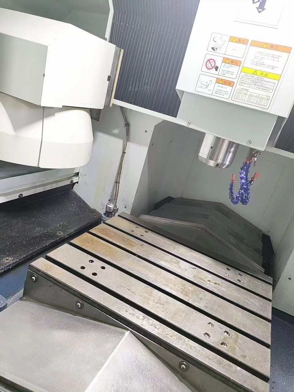 力瑪650刀庫精雕機(jī) 新代21MA系統(tǒng)，BT30氣動(dòng)主軸30000轉(zhuǎn)，