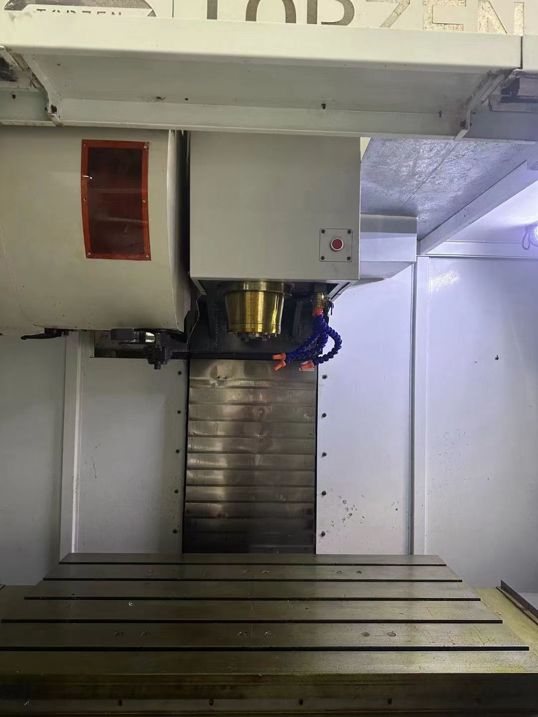 重型一米機品牌臺振型號1160，配置三軸45滾柱線軌，帶刀臂式刀庫