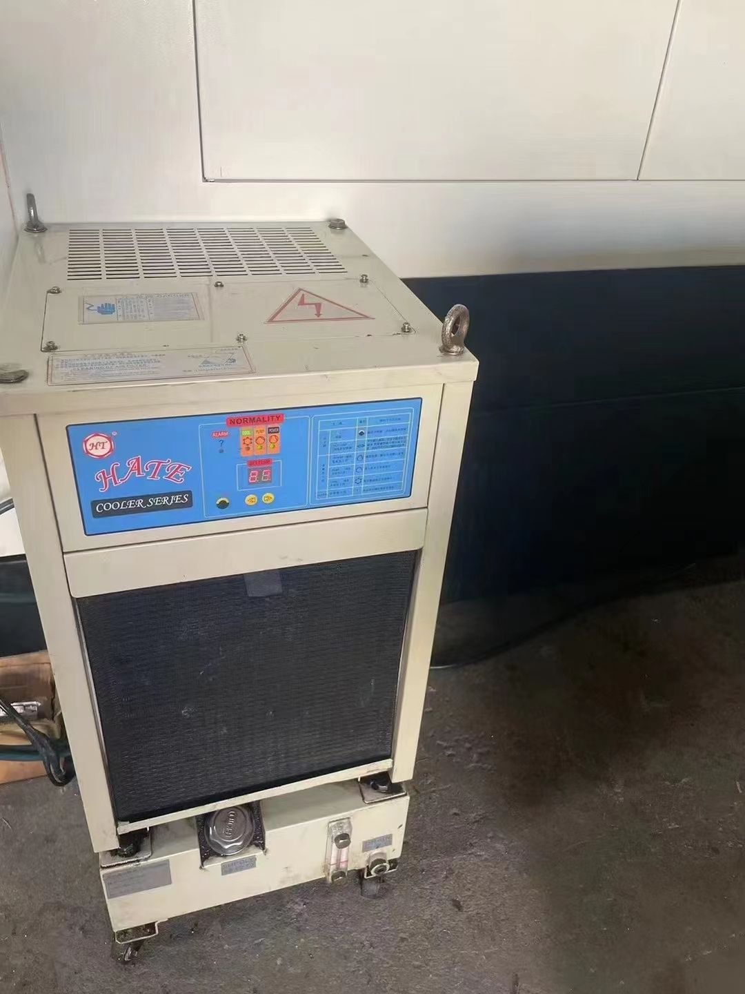 歐佺870精雕機一臺，7.5千瓦ER32主軸24000轉(zhuǎn)，新代21MA