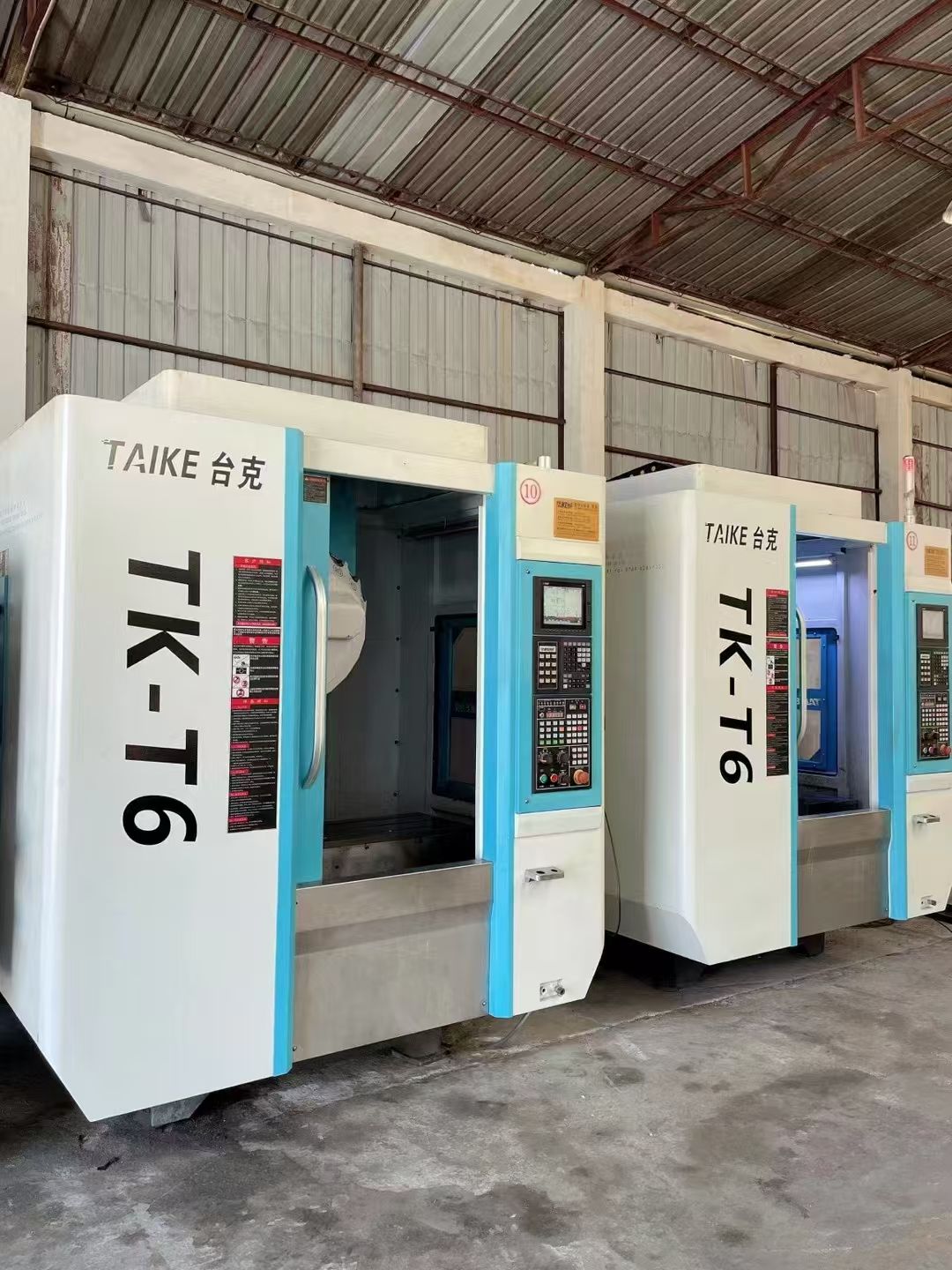 上新650兩線一硬加工中心，三菱M70系統(tǒng)