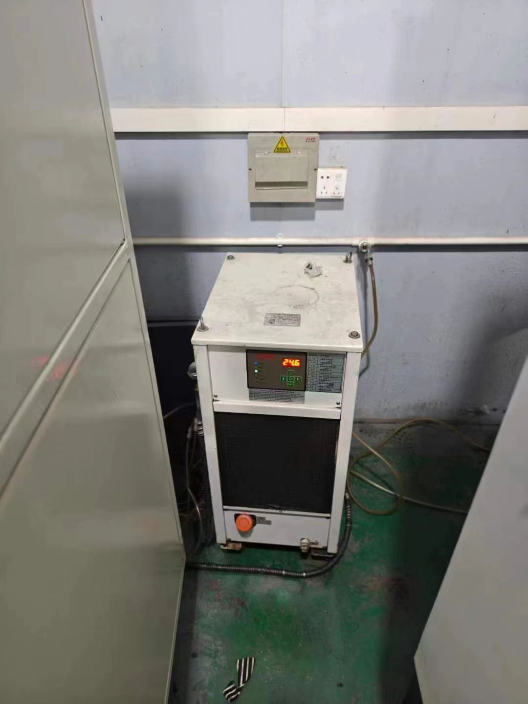驚爆價恒裕650精雕機，新代21ma系統(tǒng)，bt30帶8把直排刀庫，