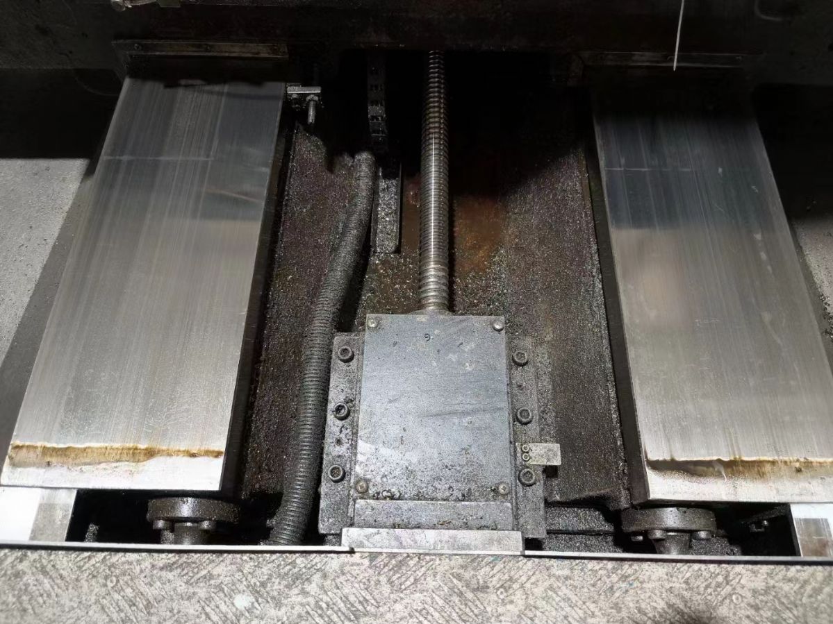 盛鴻1060電腦鑼三菱m70系統(tǒng)，三硬軌，bt40主軸8000轉(zhuǎn)，臺(tái)正