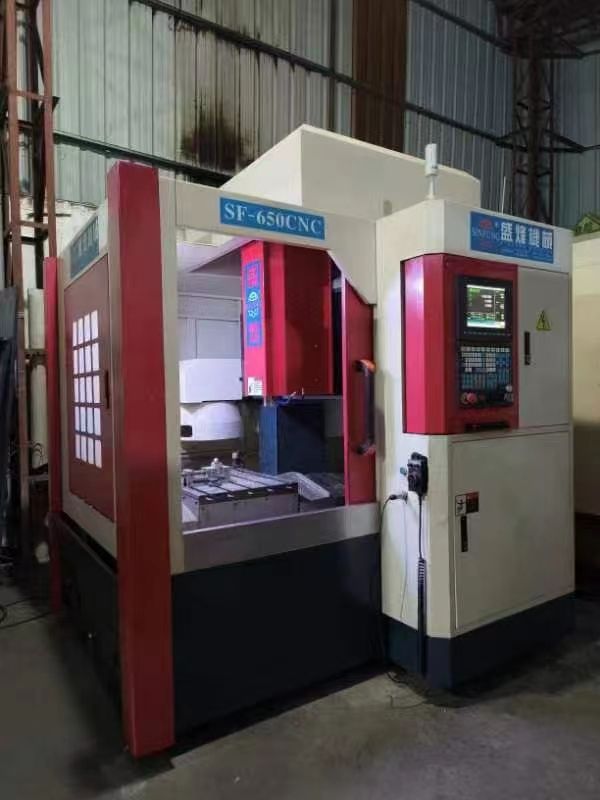 盛鋒650刀庫精雕機(jī) 新代21ma系統(tǒng)，帶12把斗笠刀庫，bt30氣動(dòng)