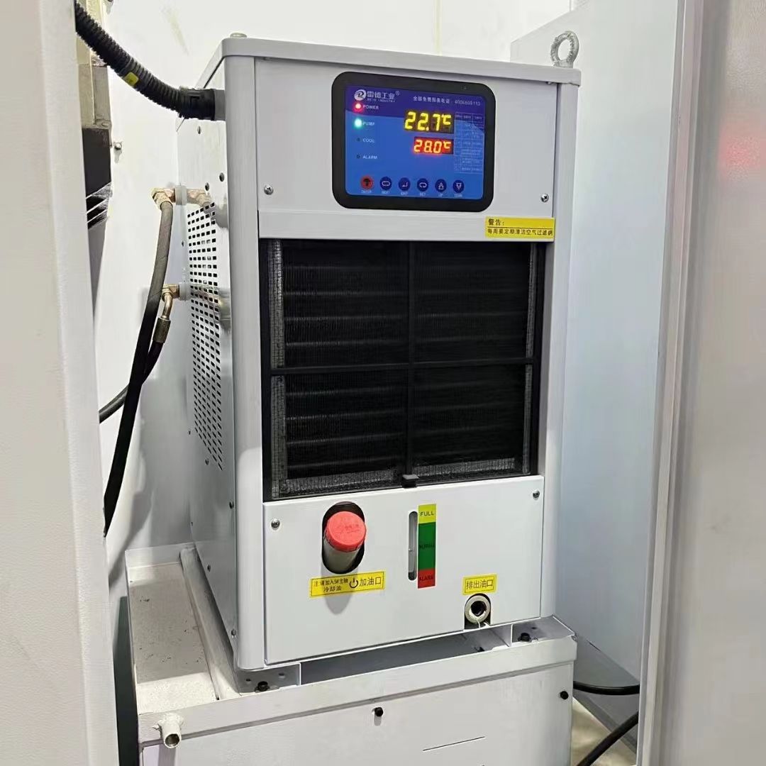 一臺(tái)全新未使用過的v966三線軌，三菱M80系統(tǒng)，主軸11KW直連12