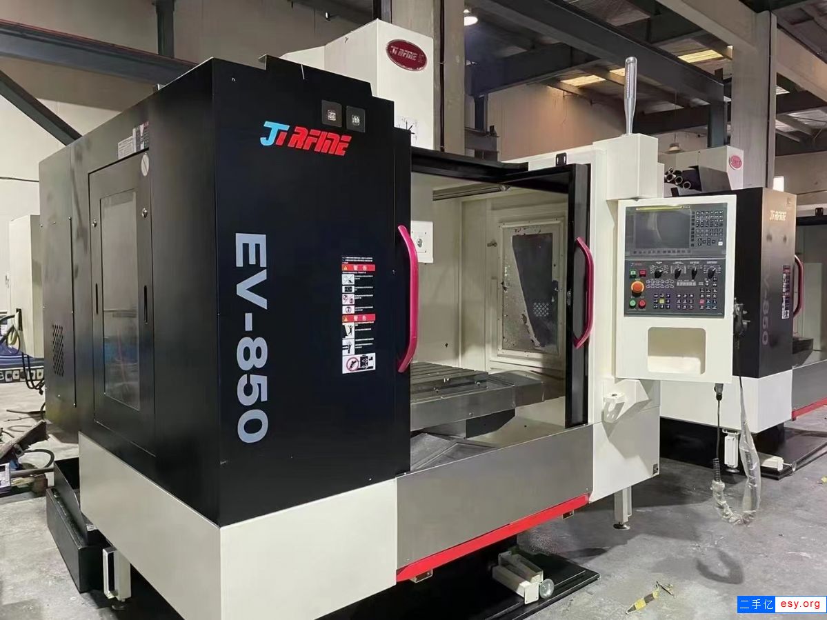 *款喬峰850三線軌加工中心，發(fā)那科0i-mf PIus系統(tǒng)，便宜賣