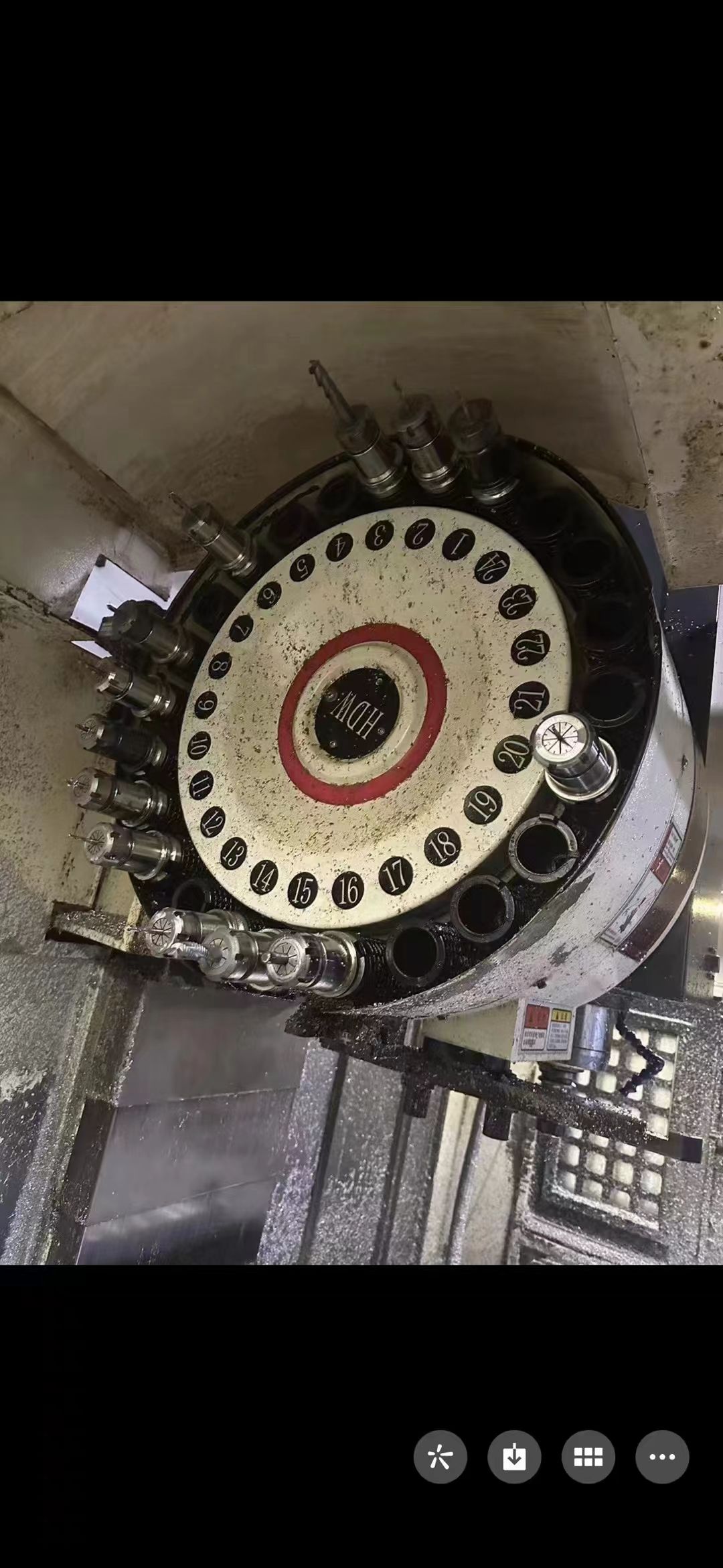 工廠在位一批正代1370，三軸重型線軌，帶機(jī)械手刀庫(kù)，重型床身鑄件