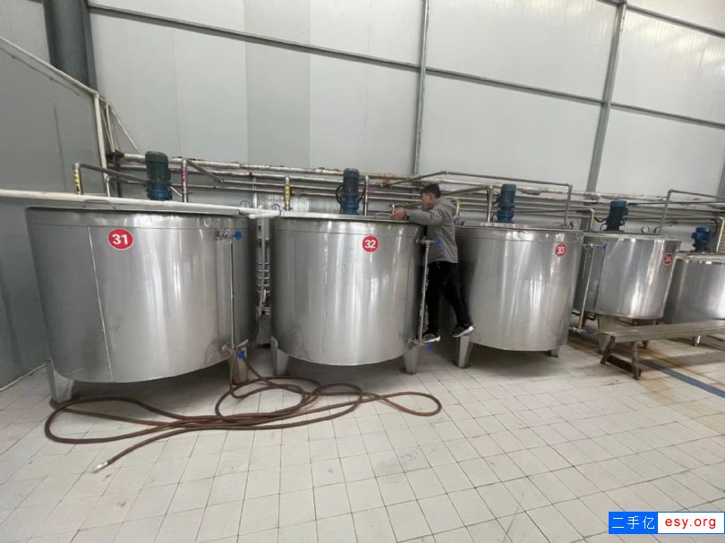 低價出售二手冷熱缸 乳品飲料廠蒸汽加熱冷熱缸