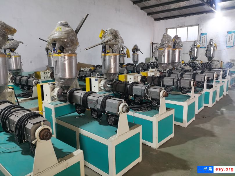 轉(zhuǎn)讓9.5成新單螺桿擠出機(jī)