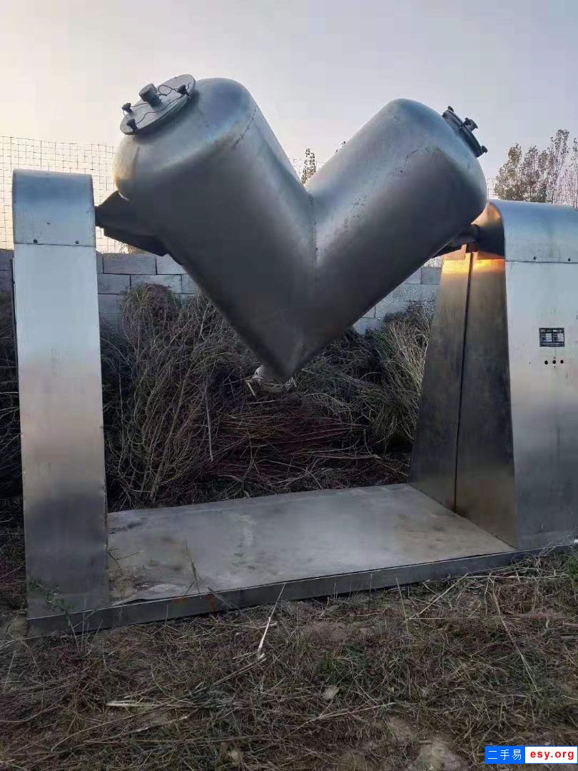 二手v型混合機(jī)價(jià)格便宜，山東地區(qū)長(zhǎng)期供應(yīng)各種規(guī)格二手混合機(jī)
