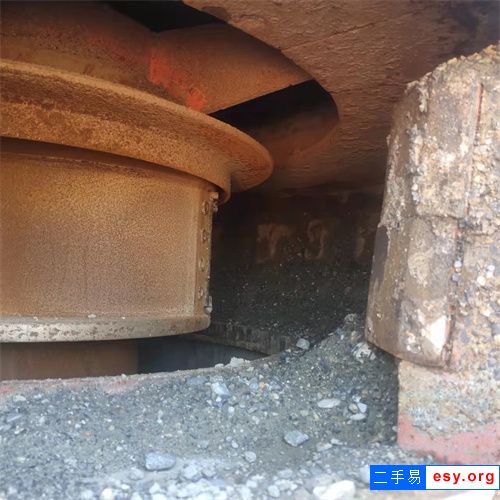 出售二手紅星雙132KW電機(jī)沖擊破,9526沖擊式制砂機(jī)