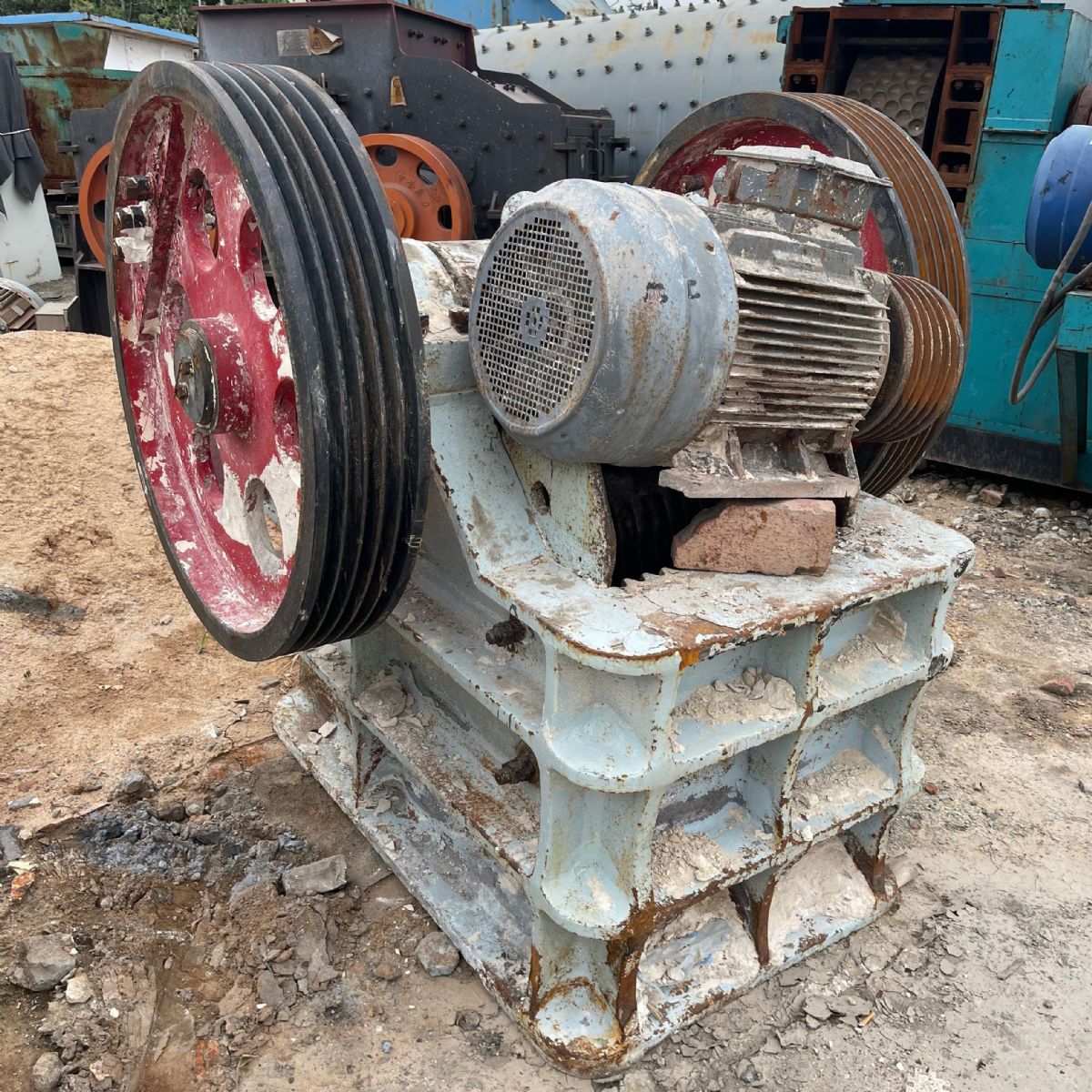 出售二手中材250x500小型鄂式破碎機(jī)