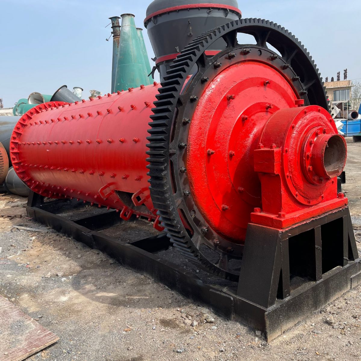 二手九成新1.5x4.5米球磨機 1545型選礦磨機