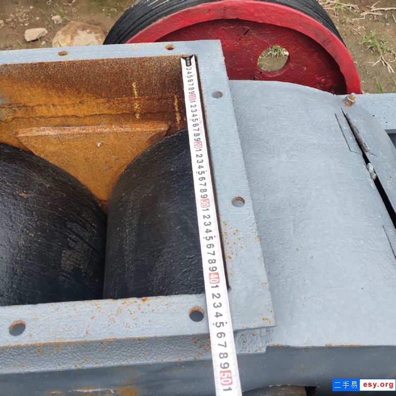 出售二手2PG400x600彈簧對輥破碎機,雙輥式制砂機