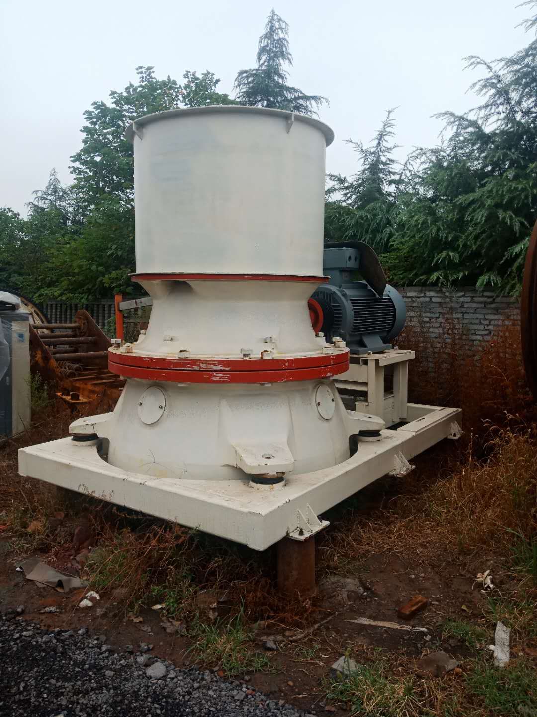 二手九成新300型單缸圓錐 礦石粗碎或者中碎二級破碎機