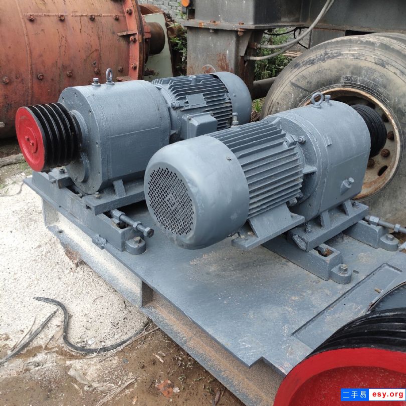 出售二手2PG400x600彈簧對輥破碎機,雙輥式制砂機