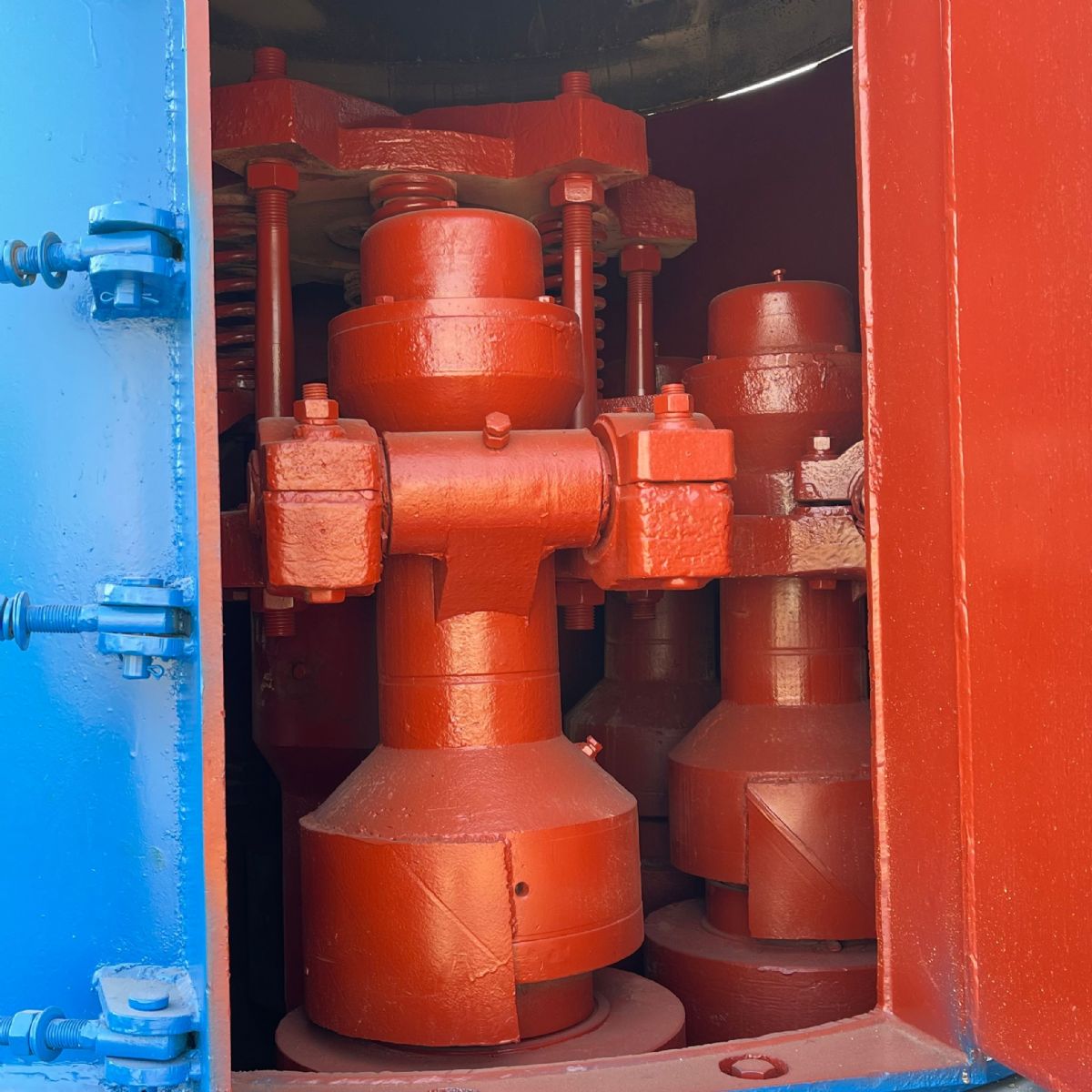 出售二手上海建冶6R4528石灰石雷蒙磨粉機(jī)