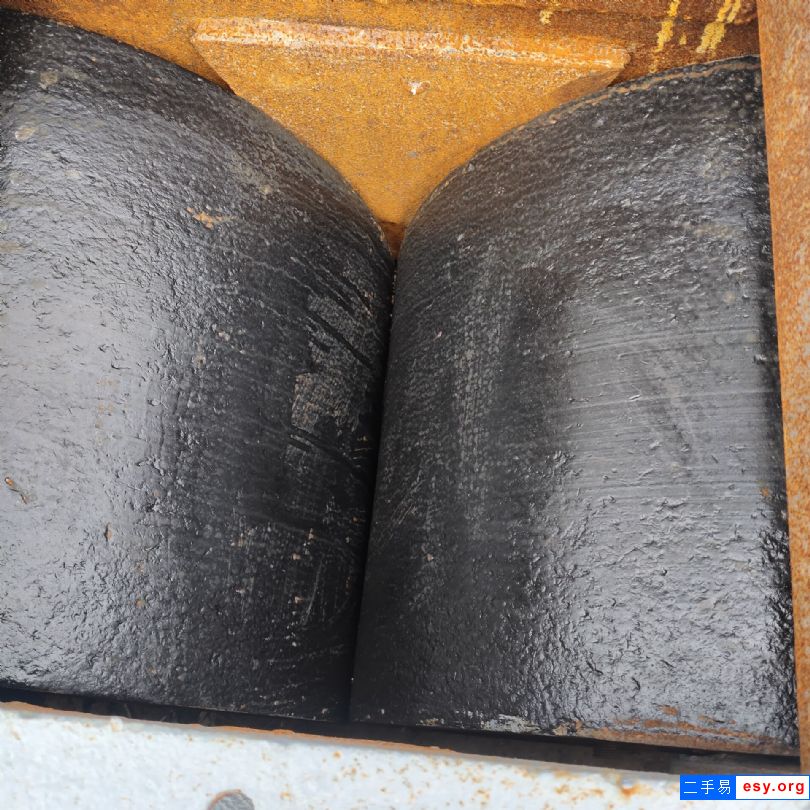 出售二手2PG400x600彈簧對輥破碎機,雙輥式制砂機