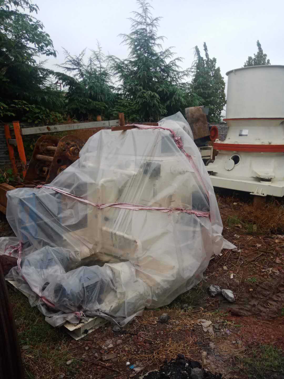 二手九成新300型單缸圓錐 礦石粗碎或者中碎二級破碎機