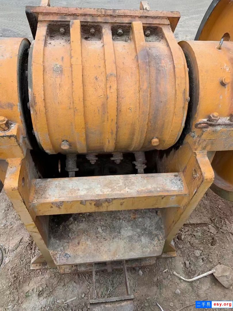 出售二手九成新上海800x1060顎式破碎機(jī),大型鄂破