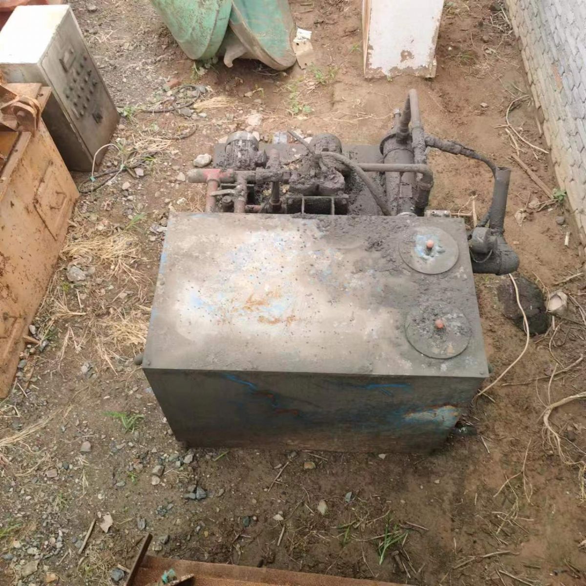 出售二手九成新重睿1200彈簧圓錐破碎機(jī)