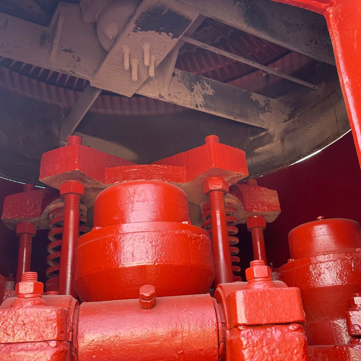 出售二手上海建冶6R4528石灰石雷蒙磨粉機(jī)