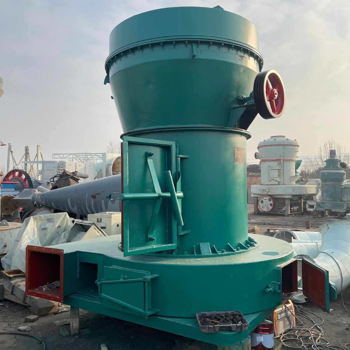 出售二手九成上海冶金5R4119石灰石雷蒙磨粉機(jī)1300型