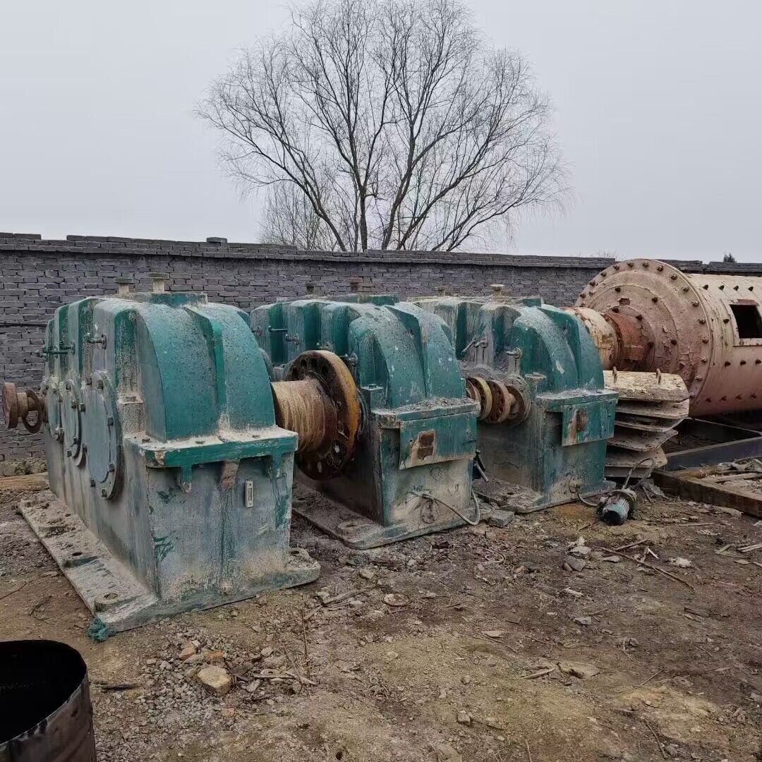 出售二手3.3x3m高鋁襯板球磨機