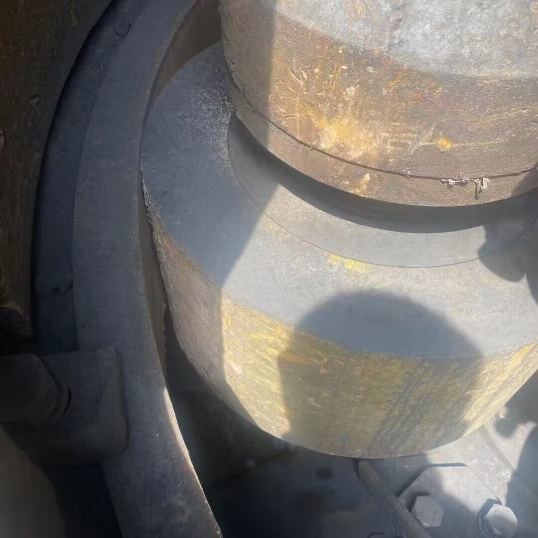 二手桂林鴻程HC1700擺式雷蒙磨粉機(jī)