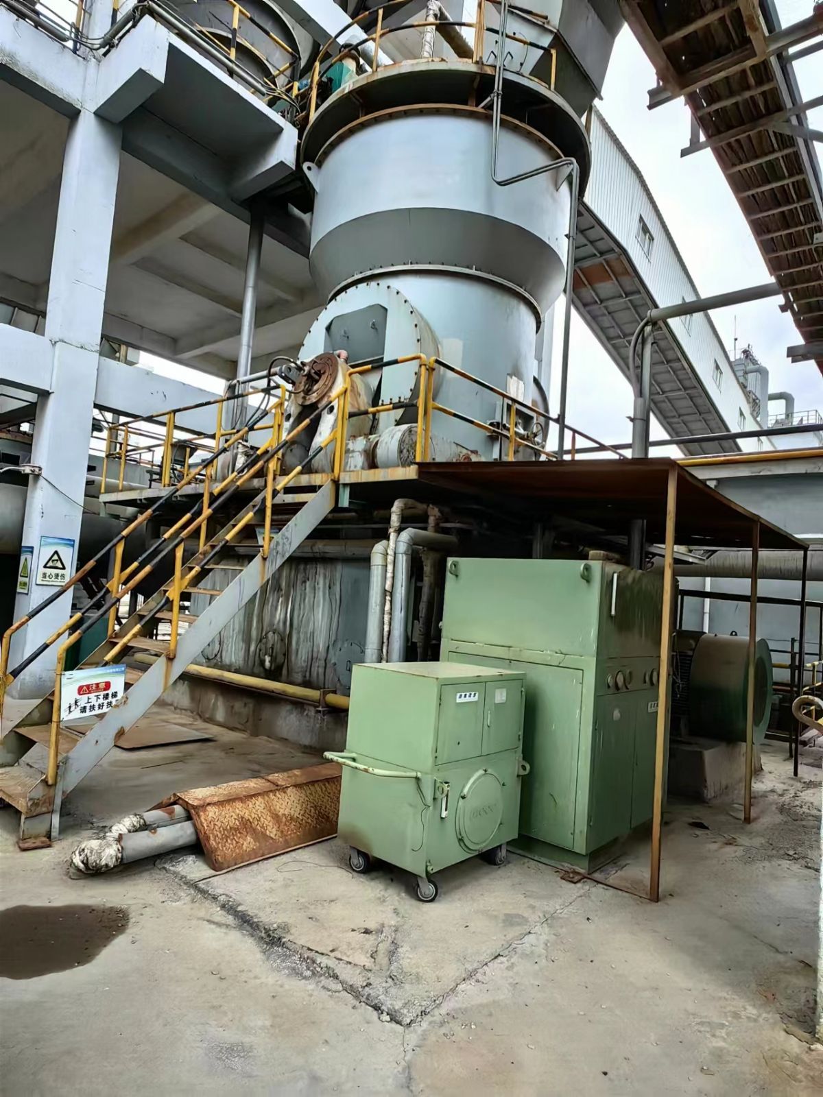 二手九成新同力ZJTL1400立式輥壓磨粉機(jī) 煤矸石130立磨