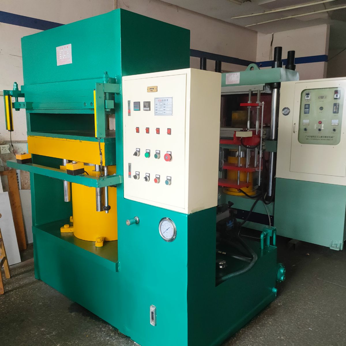 300噸熱壓機(jī)框架式二手油壓機(jī)