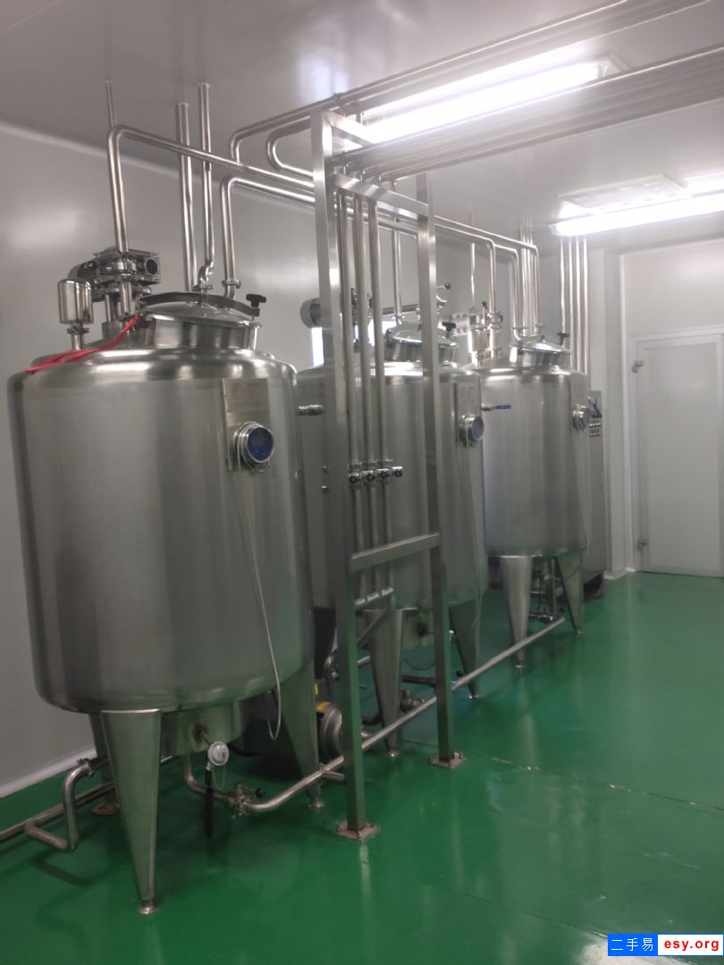 轉讓飲料全套設備，灌裝機，殺菌機，均值機，膜包機，水處理攪拌罐低價出售