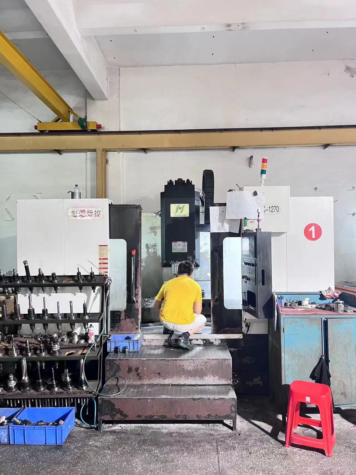 做模具整廠機械批發(fā)價零售650到1580加工中心都有，先到先得