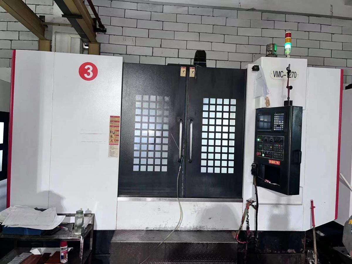 做模具整廠機械批發(fā)價零售650到1580加工中心都有，先到先得