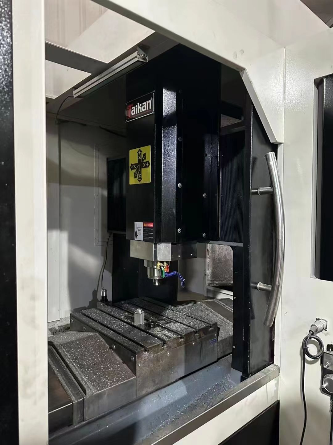 臺群650、新代21ma、ER25主軸、5.5kw、24000轉(zhuǎn)、機況